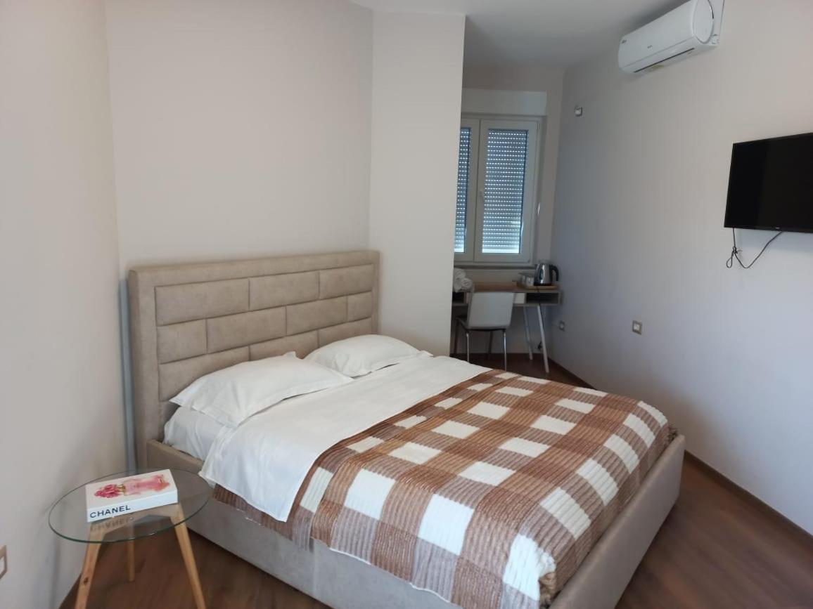 Penthouse Rooms & Aparts Tirana Exterior foto